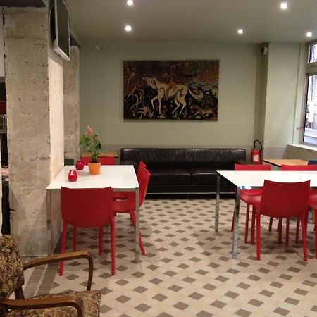 Hotel Du Jura Paris Luaran gambar