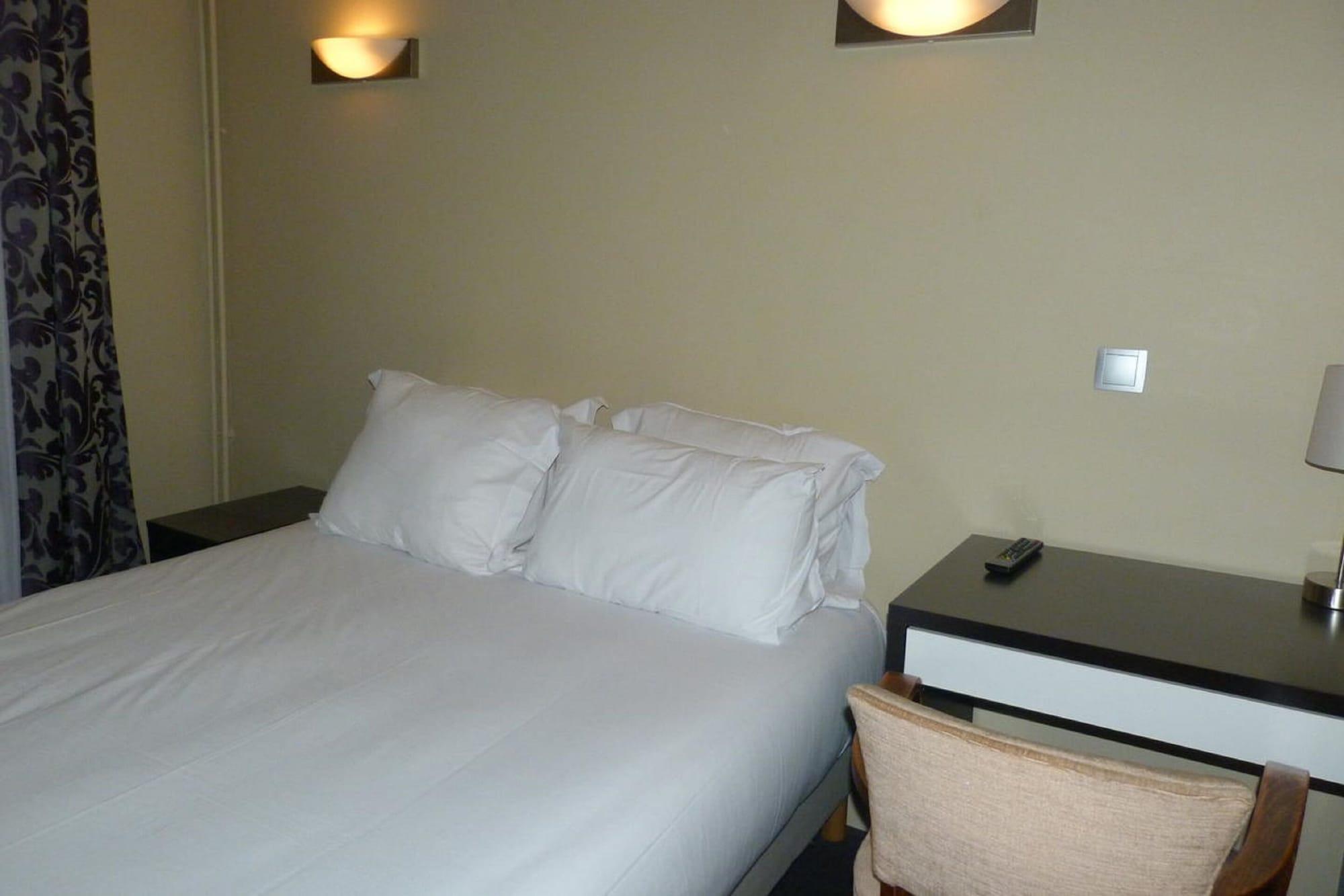 Hotel Du Jura Paris Luaran gambar
