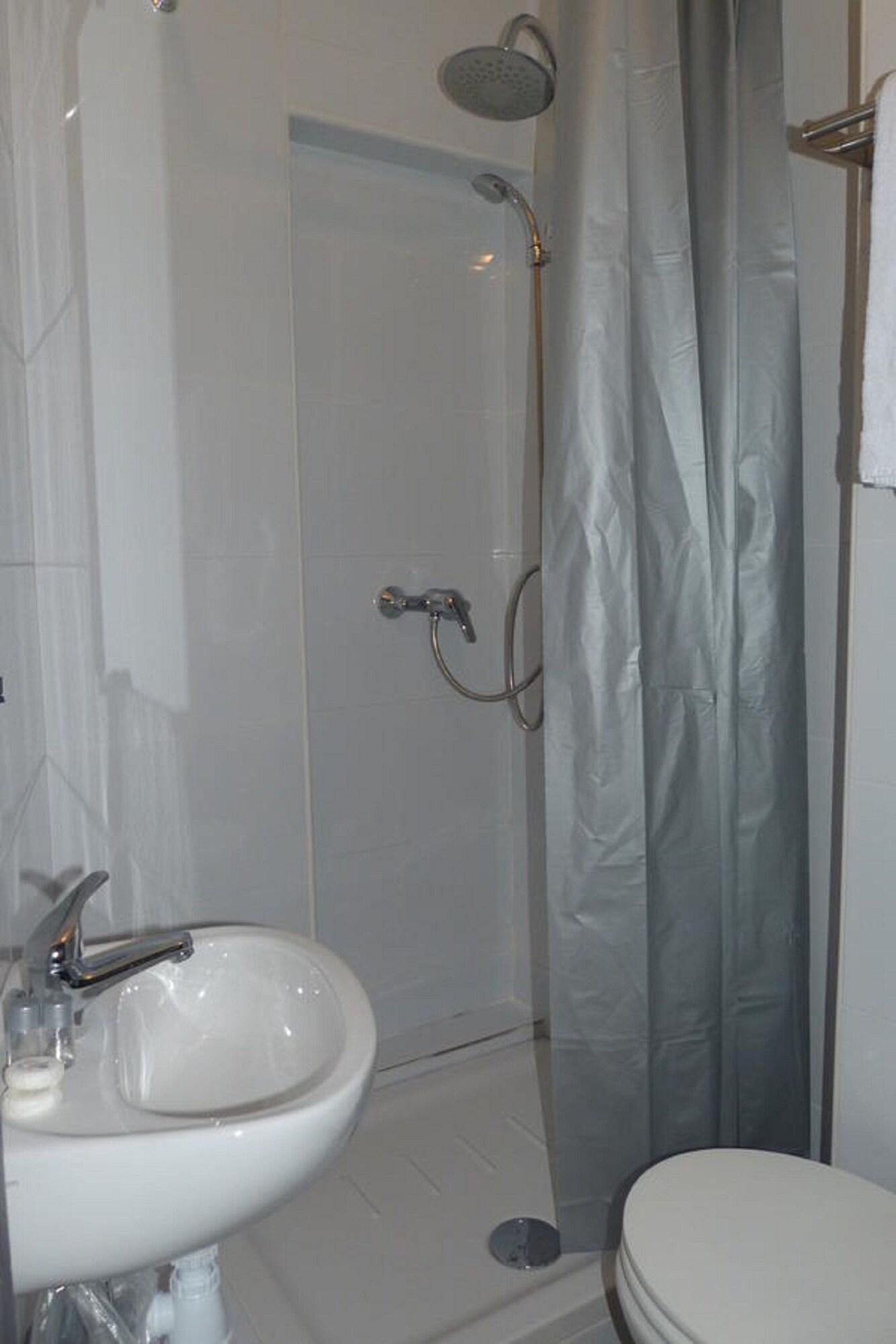 Hotel Du Jura Paris Luaran gambar